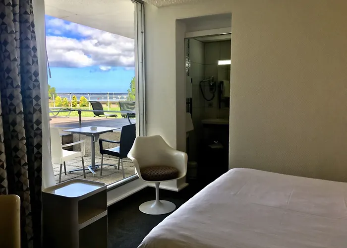 Point France Отель