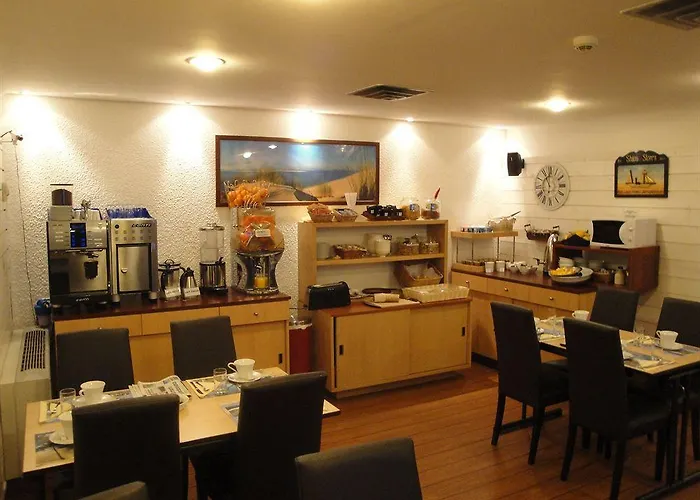 Point France Отель 4*