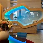 Point France Hotell