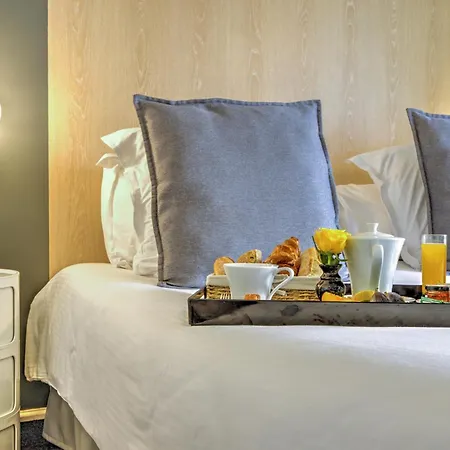 Point France Ξενοδοχείο 4*