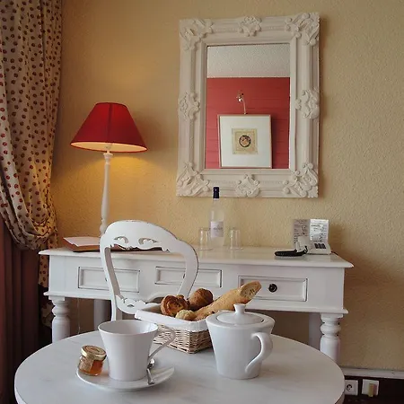 Point France Hotel