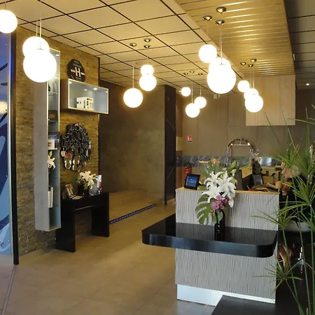 Point France Готель 4*