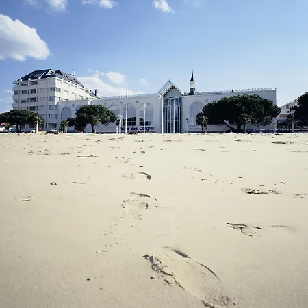 Point France Hotel