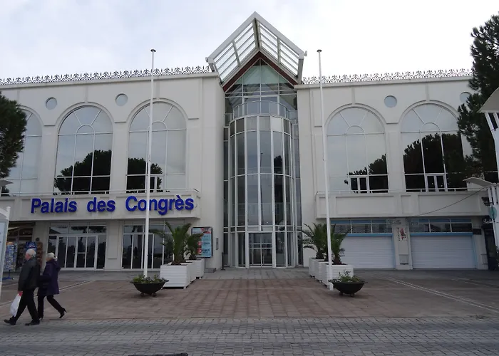 Point France 4* آركاشو